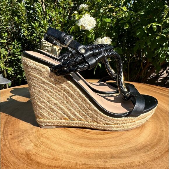 Dolce Vita Shoes - DOLCE VITA Wedge Sandals in Black Leather and Gold Hardware Size 6